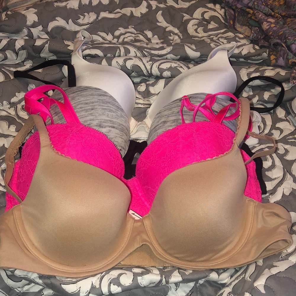 VS & PINK BRA BUNDLE !!!